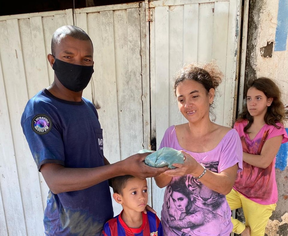 Família não conseguiu pagar as compras depois que percebeu que tinha perdido o dinheiro em Lins — Foto: J. Serafim/Divulgação