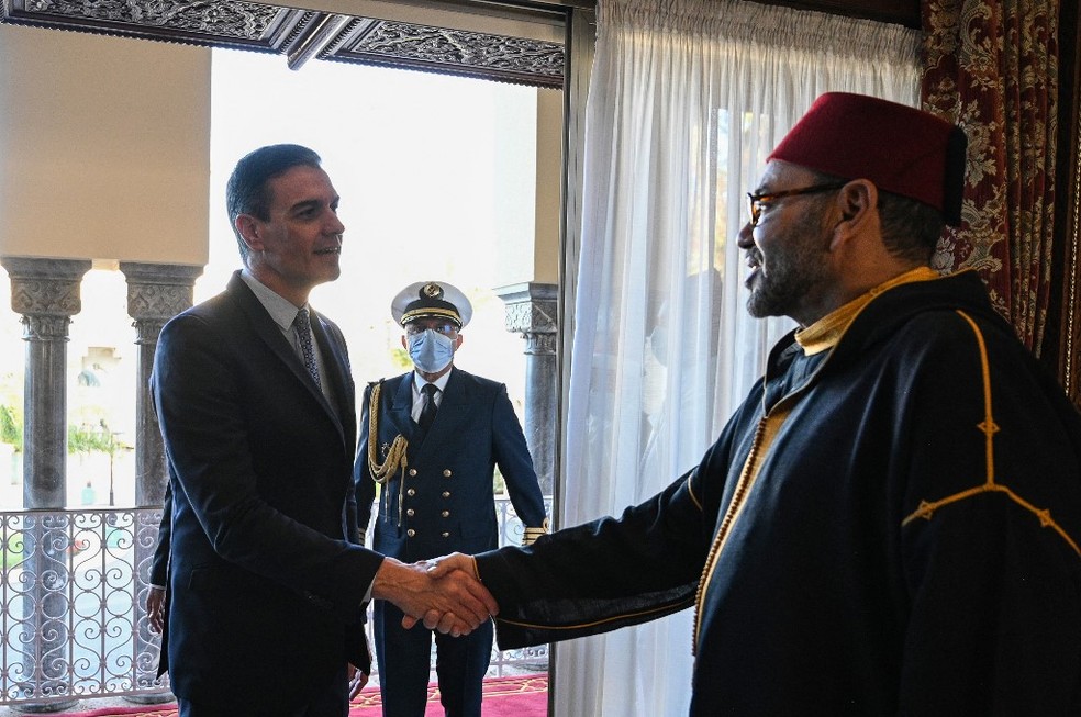 Pedro Sánchez, primeiro-ministro da Espanha, se encontra com Mohammed VI, o rei do Marrocos, em 7 de abril de 2022