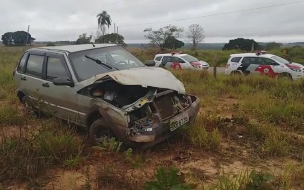 Acidente aconteceu na estrada que liga Itapetininga a São Miguel Arcanjo (Foto: Reprodução/ TV TEM)