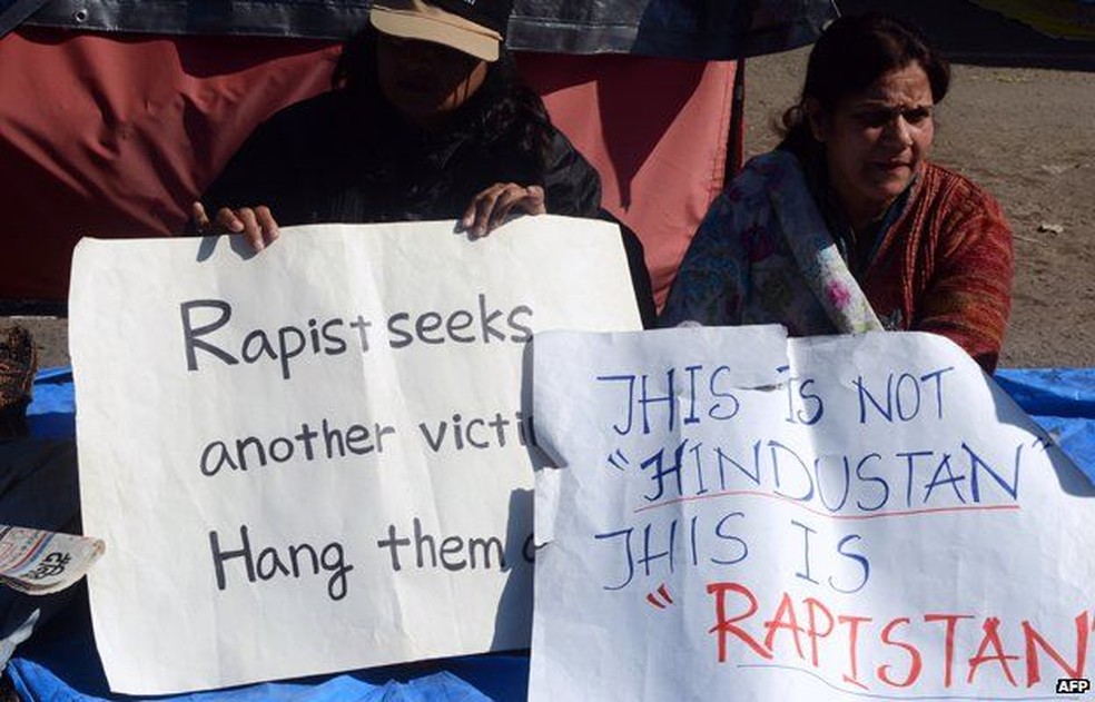 Campanhas pelo combate ao estupro são uma constante no país desde 2012 — Foto: AFP via BBC
