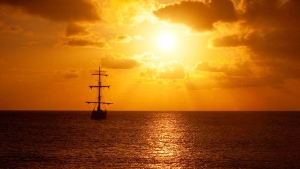 O que acontece quando um barco se afasta em direção ao horizonte? — Foto: Getty Image via BBC