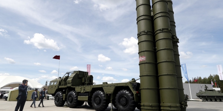 Turkey is still negotiating with Russia on the acquisition of a second regiment of S-400 air defense systems and the possibility of their joint production, despite US sanctions