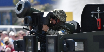 Ukrainian soldier holds the American anti-tank missile system Javelin