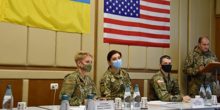 US delegation led by the military attache Colonel Brittany Stewart in Donbass.