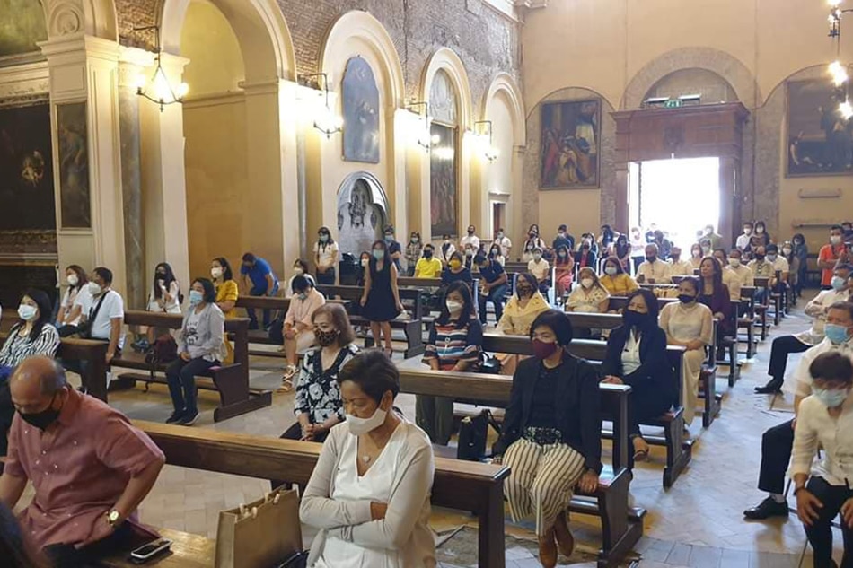 Mga Katolikong Pinoy sa Italya, pananampalataya ang sandalan sa gitna ng  pandemya | ABS-CBN News