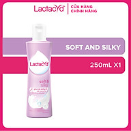 Dung dịch vệ sinh phụ nữ Lactacyd Soft & Silky 250ml thumbnail