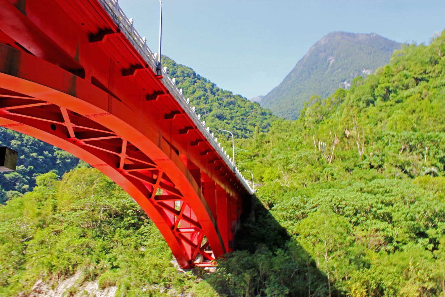 Bridge over Shakadang Trail
