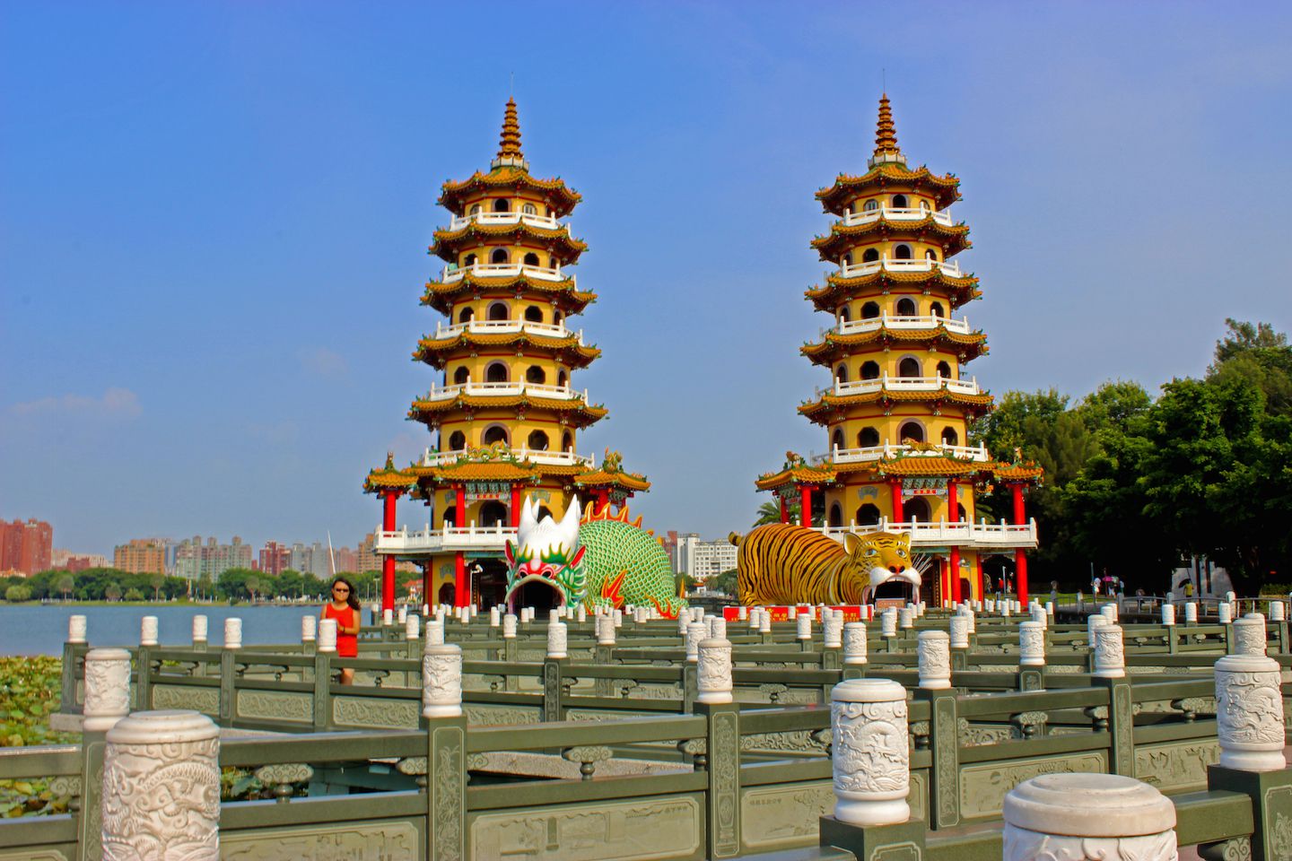 Dragon & Tiger Pagodas