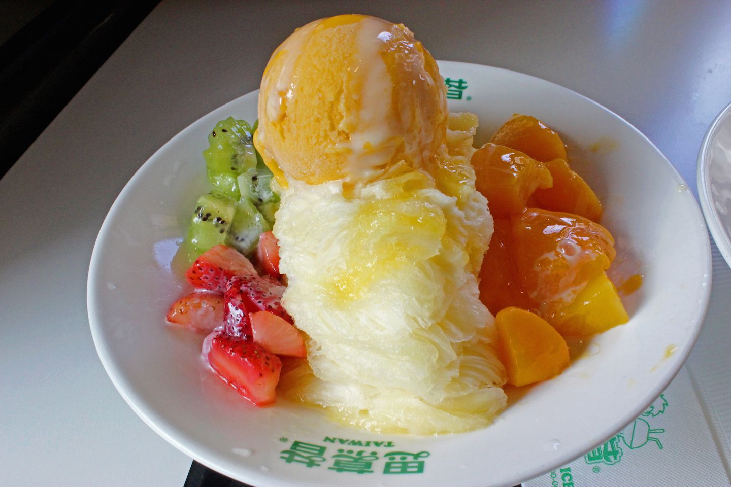 Super Fruits Mix Mango Snowflake Ice with Sorbet from Smoothie House
