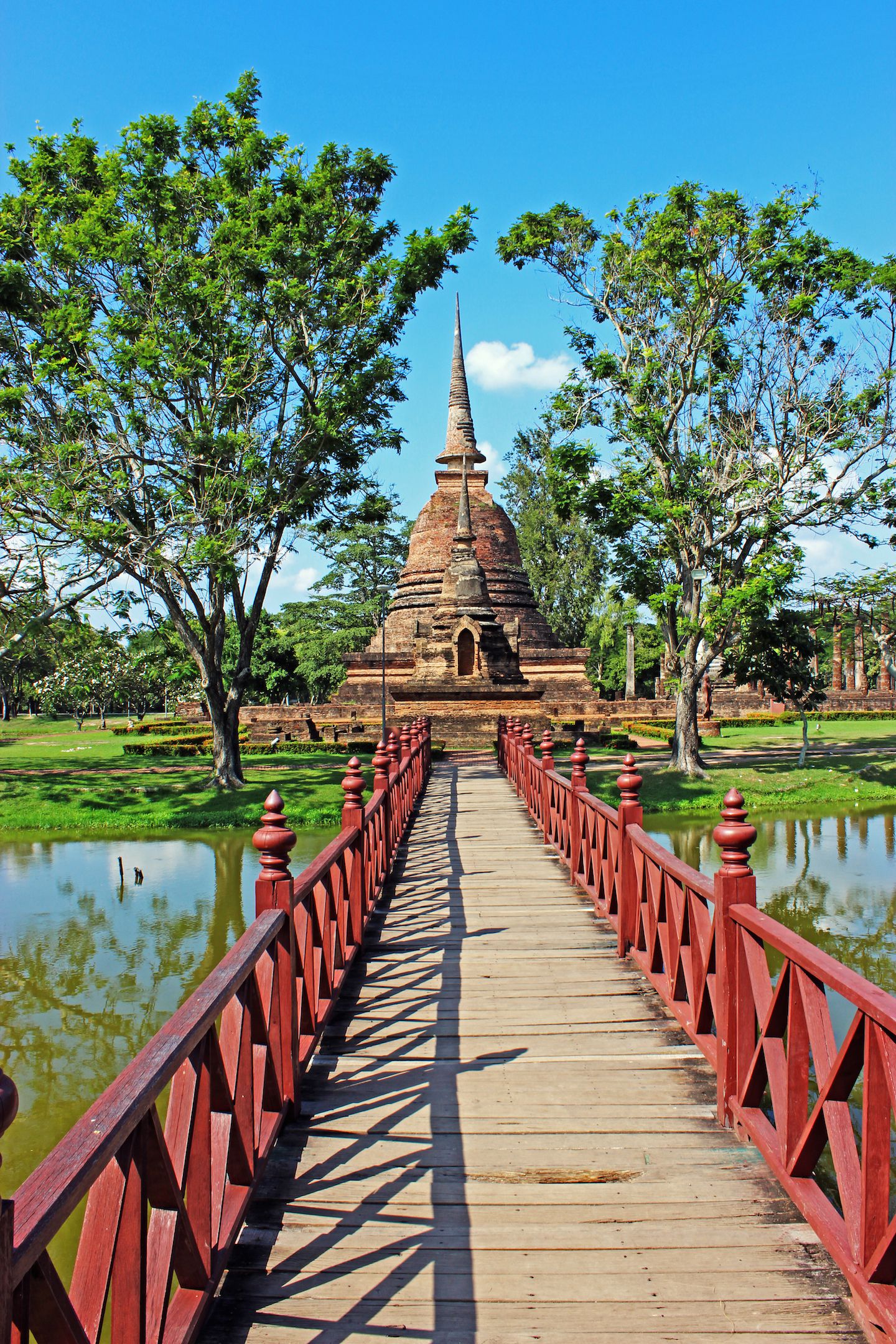 Bridge crossing to Wat Sa Si in Sukhothai
