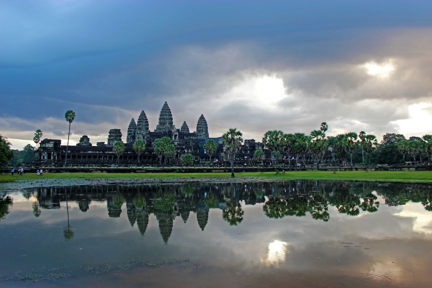 Third attempt: cloudy sunrise over Angkor Wat