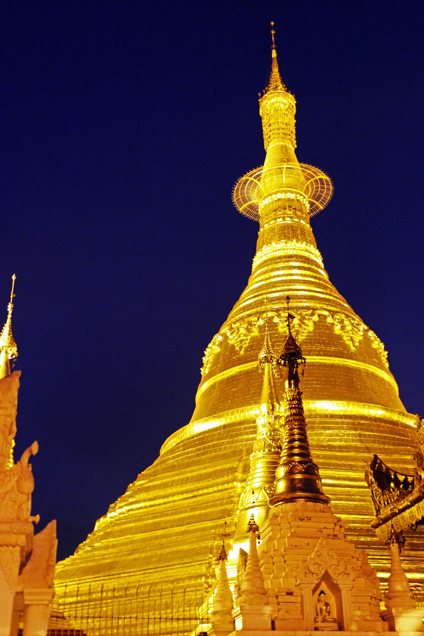 Naung Taw Gyi Pagoda, Yangon, Myanmar