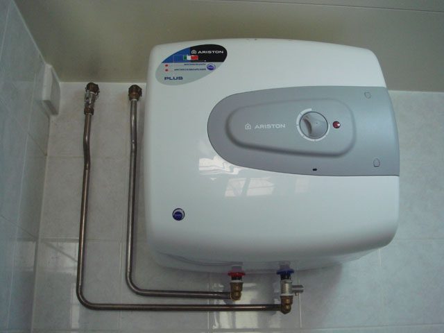 Pemasangan Water Heater Ariston Service Water Heater Kompor