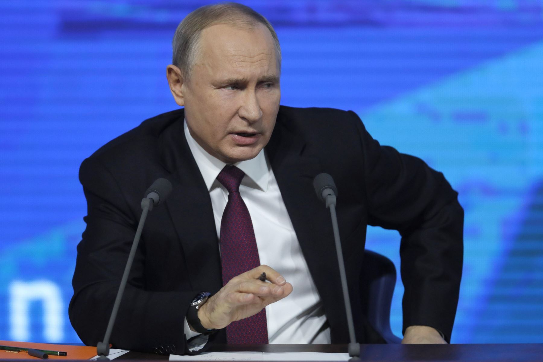 Vladimir Putin reaparece antes miles de rusos “defendiendo su guerra”