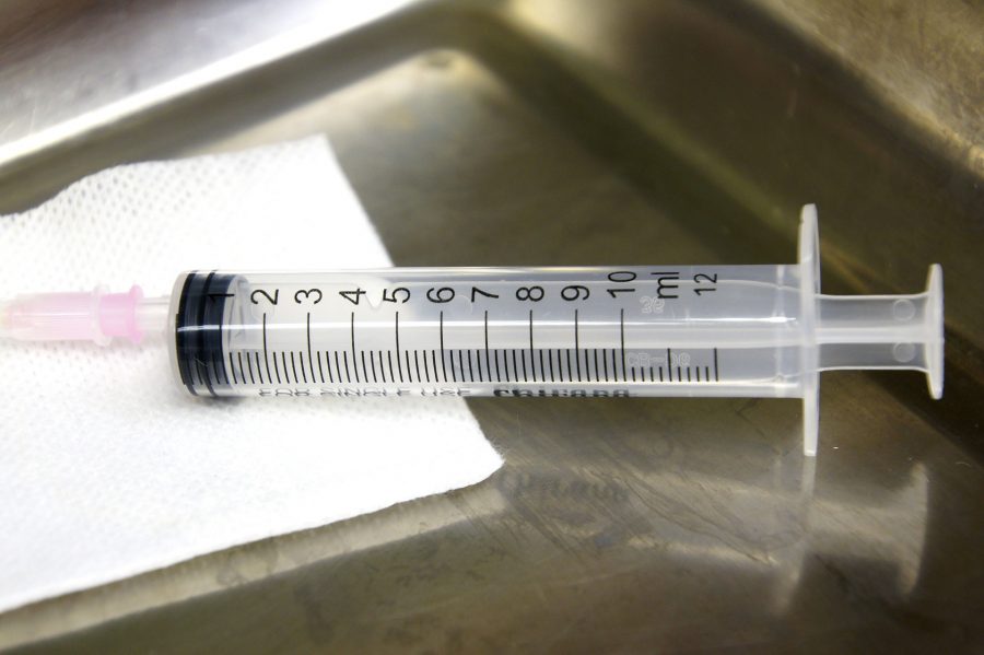 Минздрав России готовится представить вакцину от Covid-19 для подростков