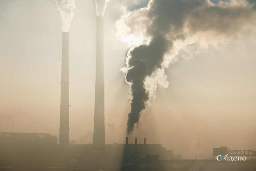 Предприятия не виноваты: замгубернатора Кузбасса объяснил, почему в городах не рассеивается смог