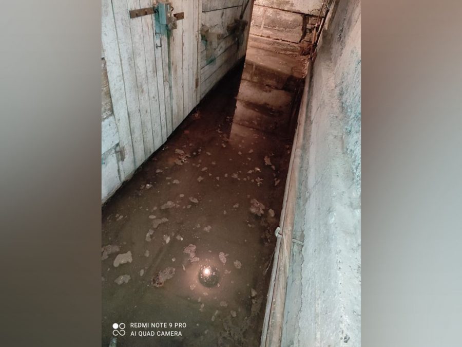 В Кемерове сотрудники ЖКО месяц не реагируют на затопленный подвал дома
