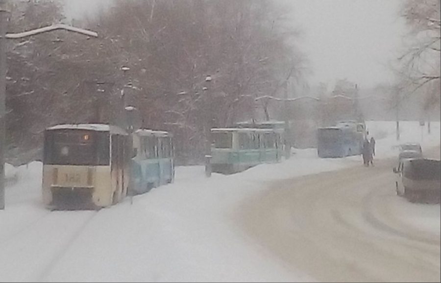 В Кузбассе автобус «притворился» трамваем и это нормально