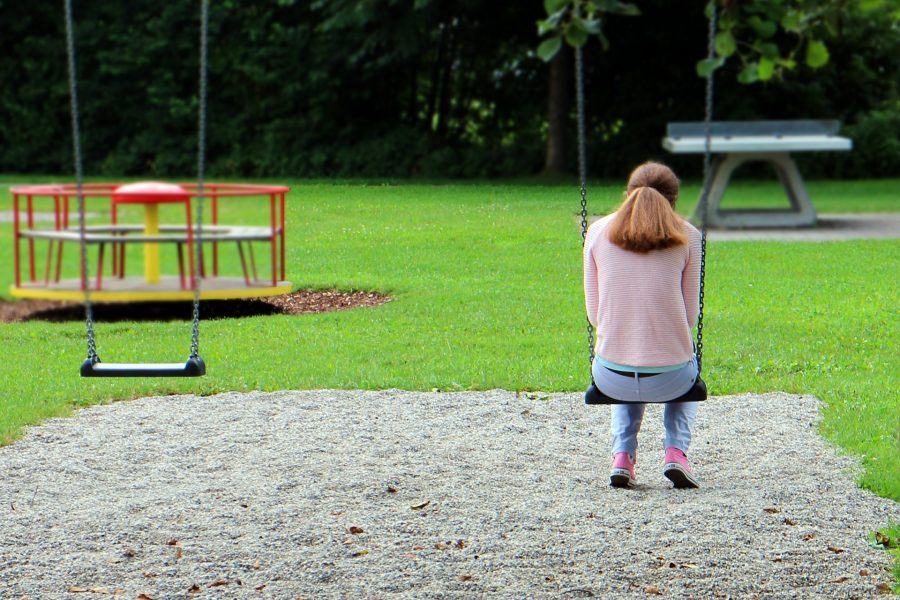 Власти не вернут кемеровчанам срезанные детские площадки во дворах
