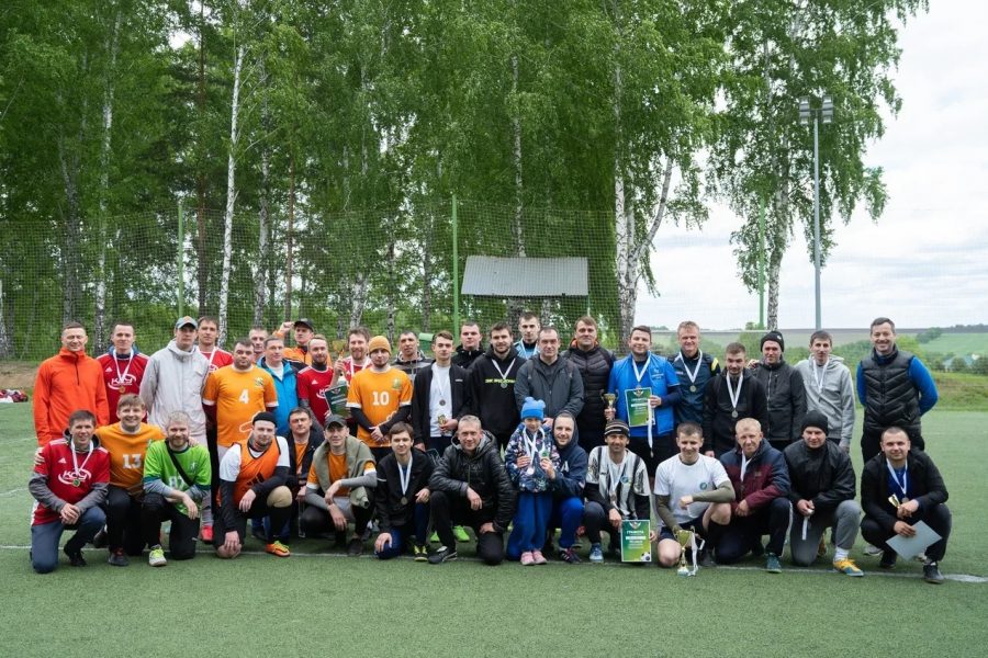 Связисты в Кемерове открыли летний футбольный сезон