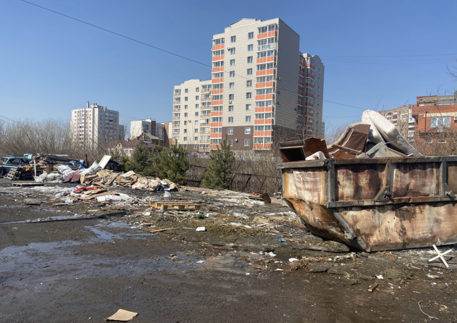 В Кемерове УК накажут за свалку на ручье в жилом районе