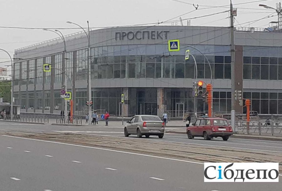 «Унылое серое здание в самом центре»: новый ТЦ вызвал жаркие споры в Кемерове