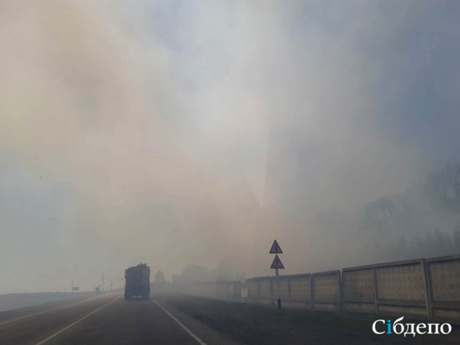 Кузбасскому посёлку угрожает пожар
