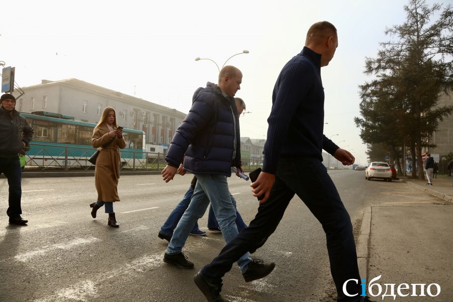 Жители Кемерова просят новые пешеходные переходы, но регулярно получают отказ