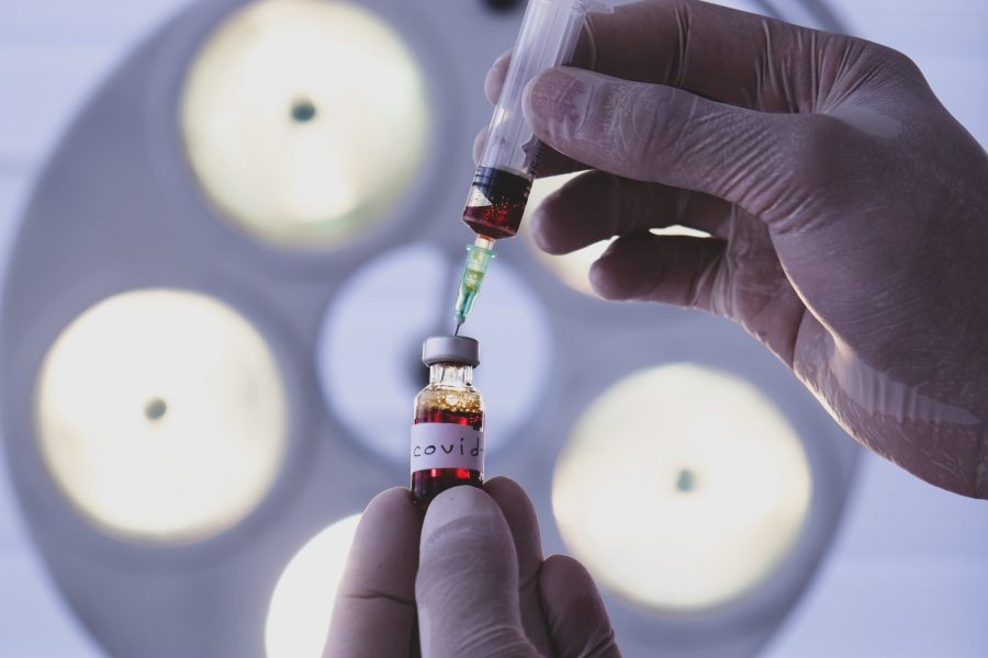 Почти половина жителей Кузбасса поставила прививку от COVID-19