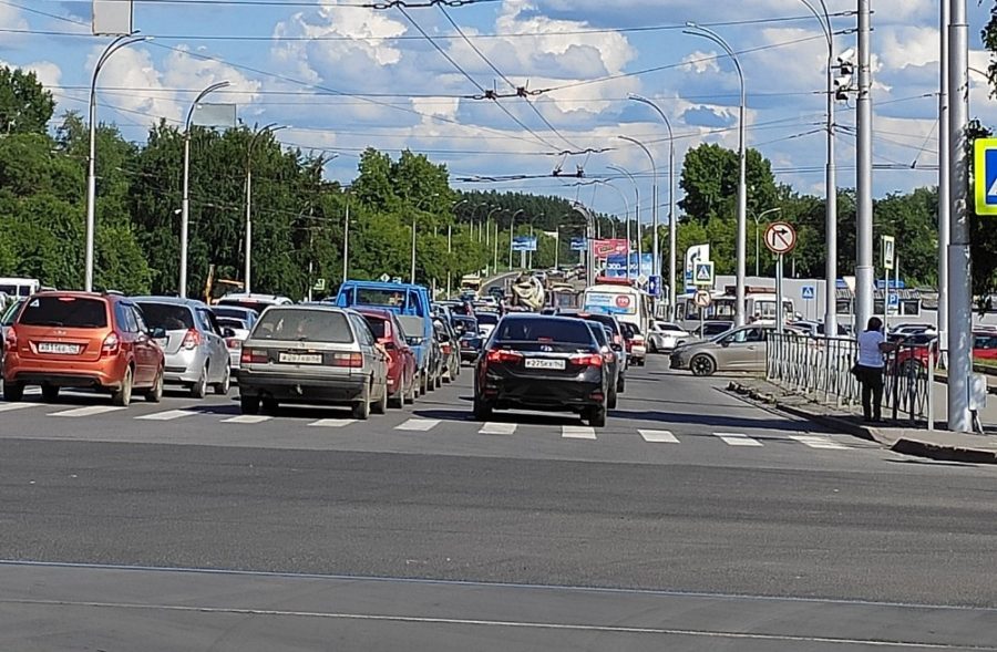 «Площадь на отшибе, дороги перекрыли, не доедешь»: в Кемерове возмущены платным проездом на 300-летие