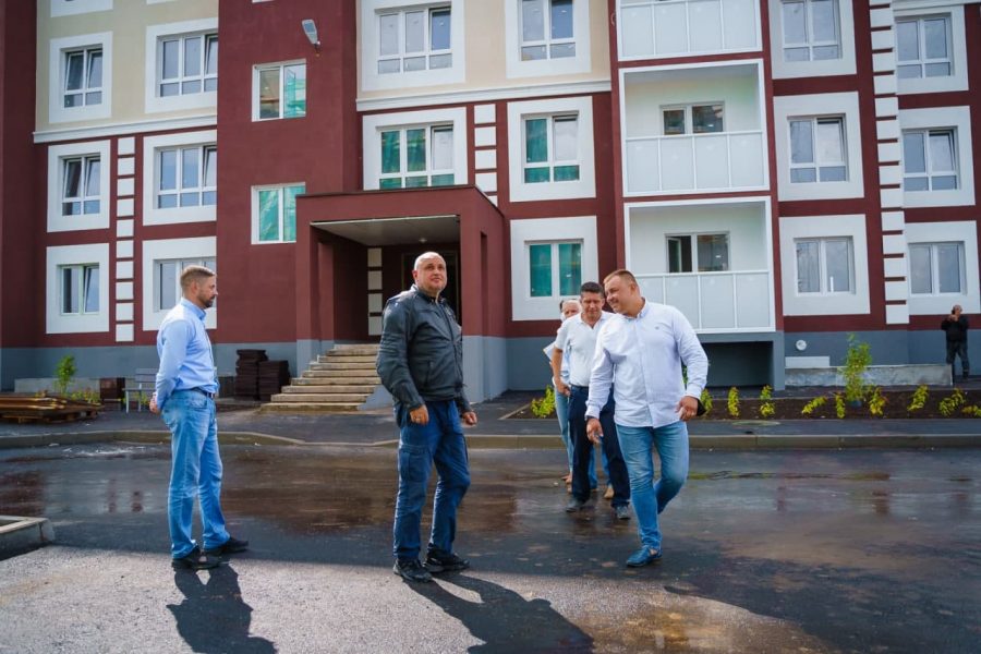 «Год назад здесь было чистое поле»: губернатор Кузбасса приехал в Юргу