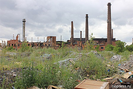 В Кузбассе жители просят восстановить старый завод