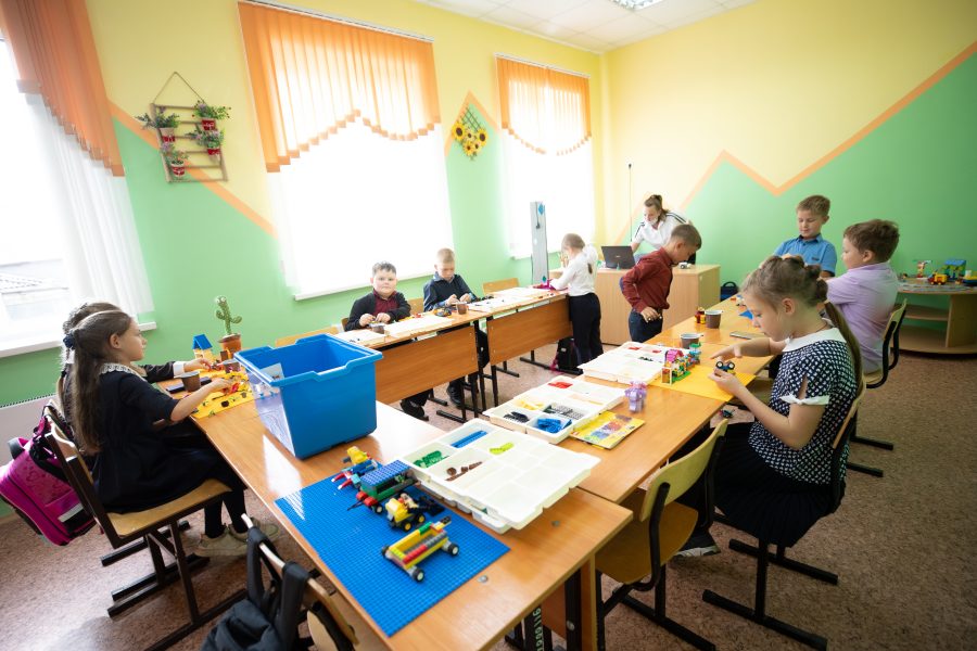 В Кузбассе дети в сельских территориях начали изучать робототехнику
