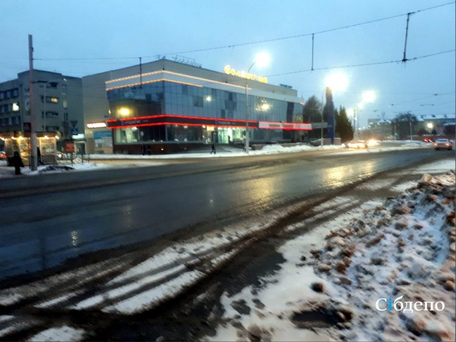 Десятки ДТП, есть погибшие: внезапное потепление превратило дороги в Кузбассе в аттракцион на выживание