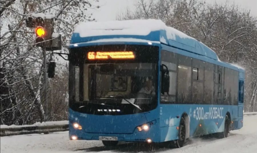 Общественный транспорт в Новокузнецке не справился с непогодой