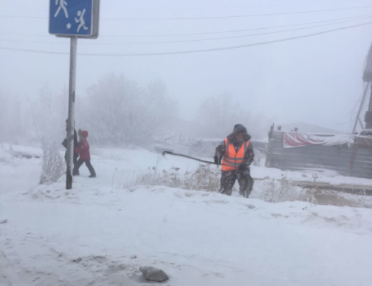 В Якутии чиновники в -50°C решились на покос травы