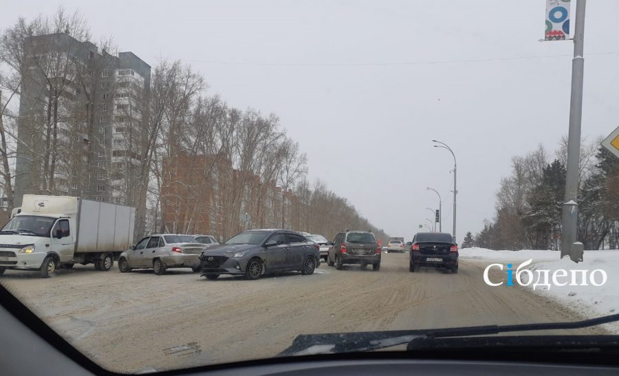 В ГИБДД предупредили о резком ухудшении дорожной ситуации в Кемерове