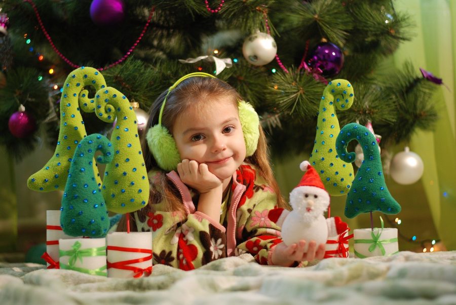 Двухметровый заяц и Дед мороз из СССР: какие игрушки продают жители Кузбасса перед Новым годом