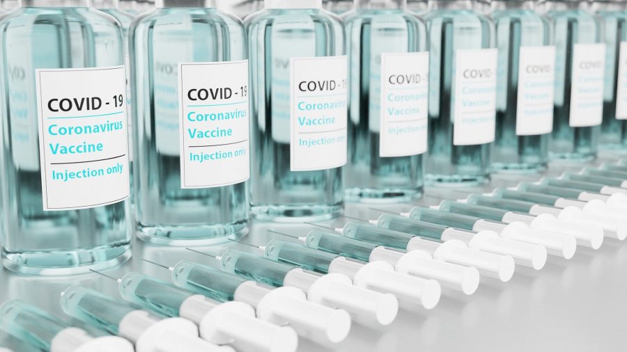 О старте вакцинации школьников от COVID-19 объявили в одном из регионов Сибири
