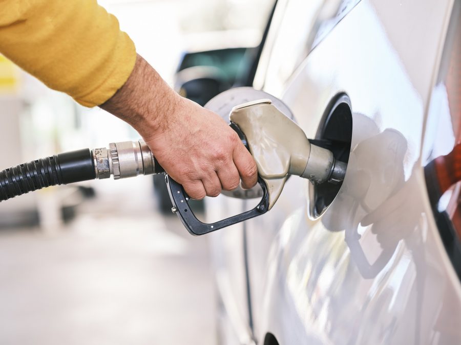 Цены на бензин вновь удивили всех в Кузбассе