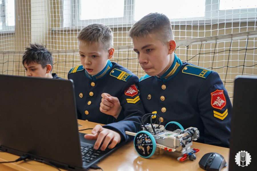 В КГСХА прошли областные соревнования мобильных роботов среди школьников Кузбасса