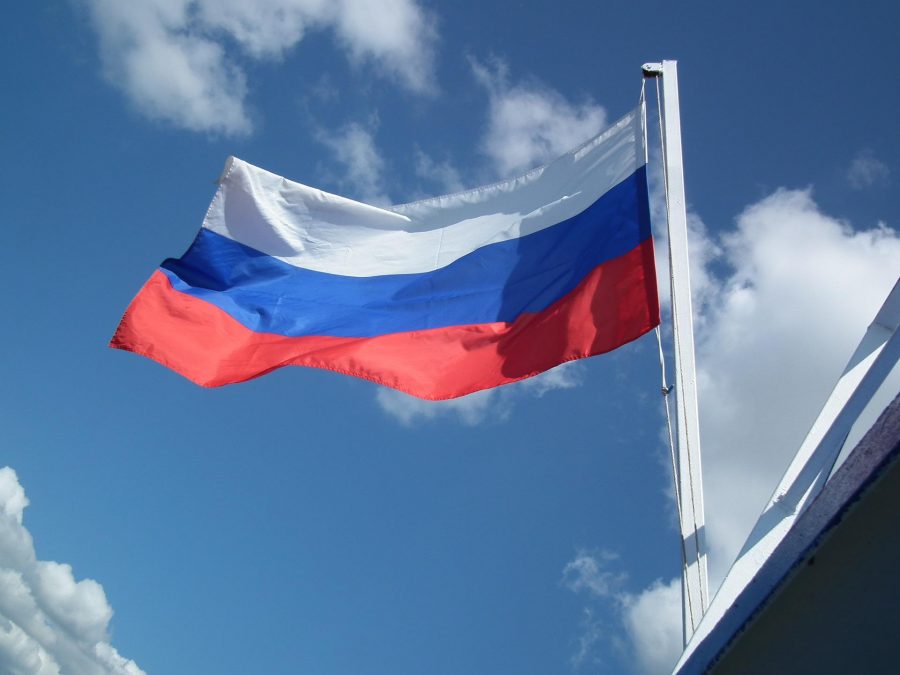 Более 60 млн рублей потратят на еженедельное поднятие флага РФ в школах Кузбасса