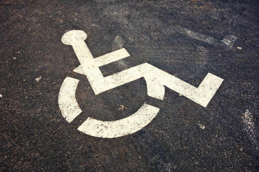 В Кемерове парковочное место ущемляет инвалидов