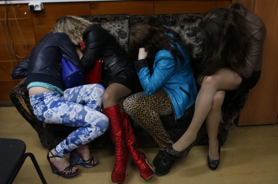 В Кемерове в легендарном месте задержали четырёх немолодых проституток