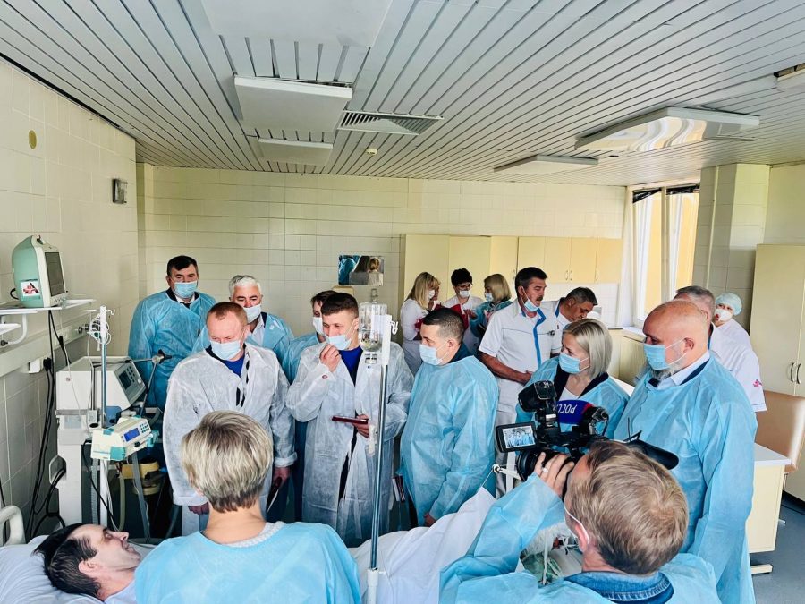 Губернатор Кузбасса навестил в больнице спасённого при обрушении горняка