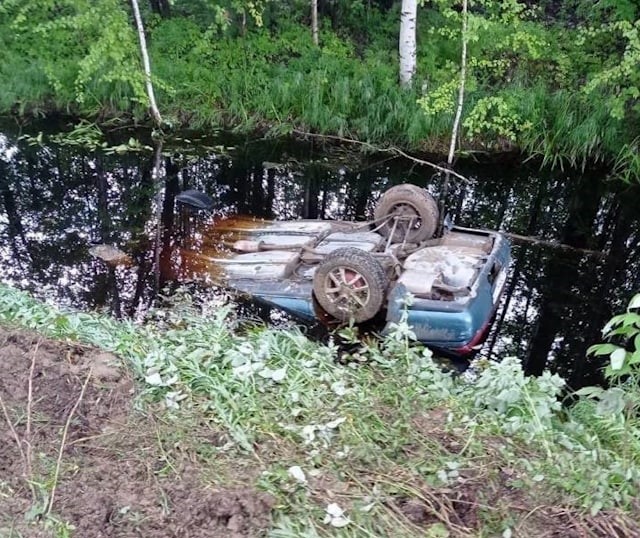 В Сибири пять человек захлебнулись в машине