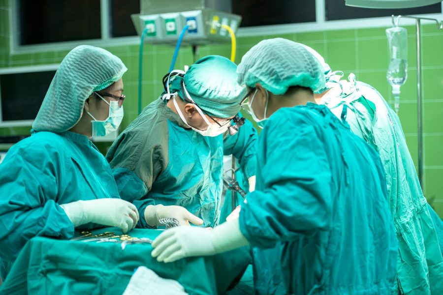 В Кемерове хирурги впервые одновременно пересадили два сердца