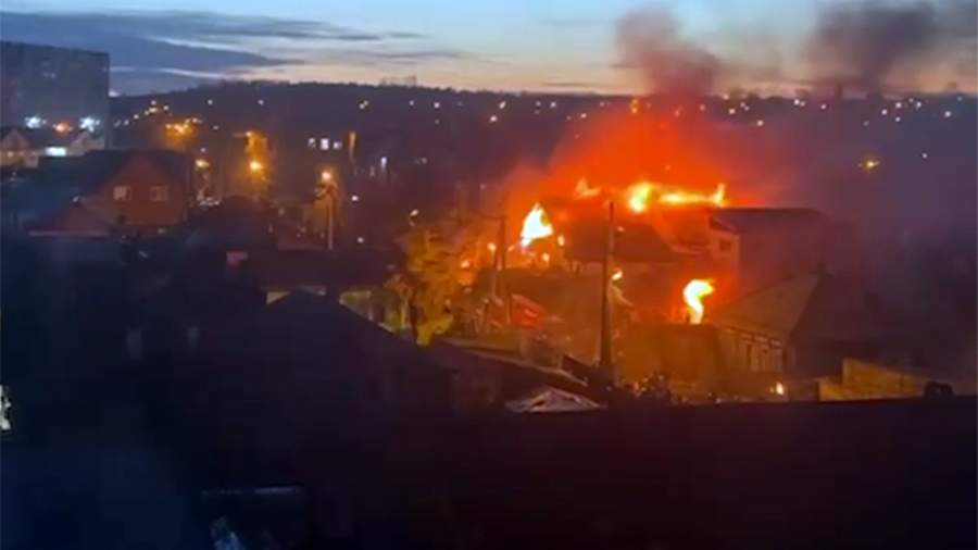 В Иркутске на жилой дом упал военный самолёт, есть погибшие