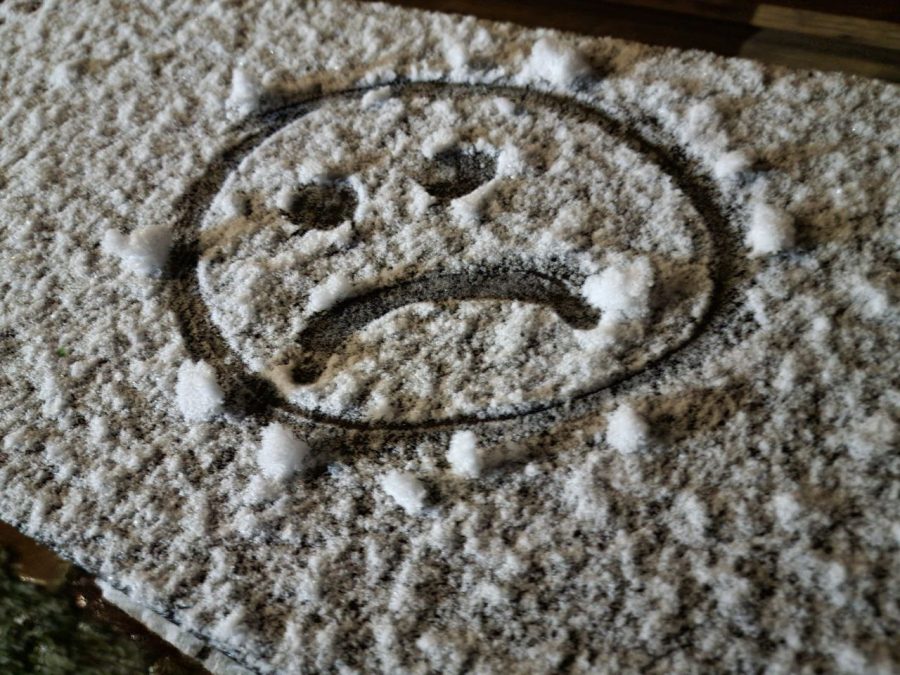 Илья Середюк поделился с кузбассовцами грустным смайлом на снегу