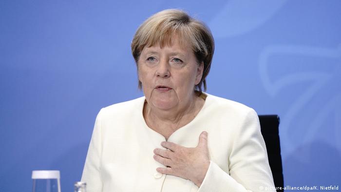 La canciller alemana, Angela Merkel, durante su reunión con los representantes regionales.